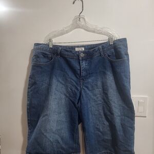 NEW St. John’s Bay Denim Shorts Size 20W Knee Length